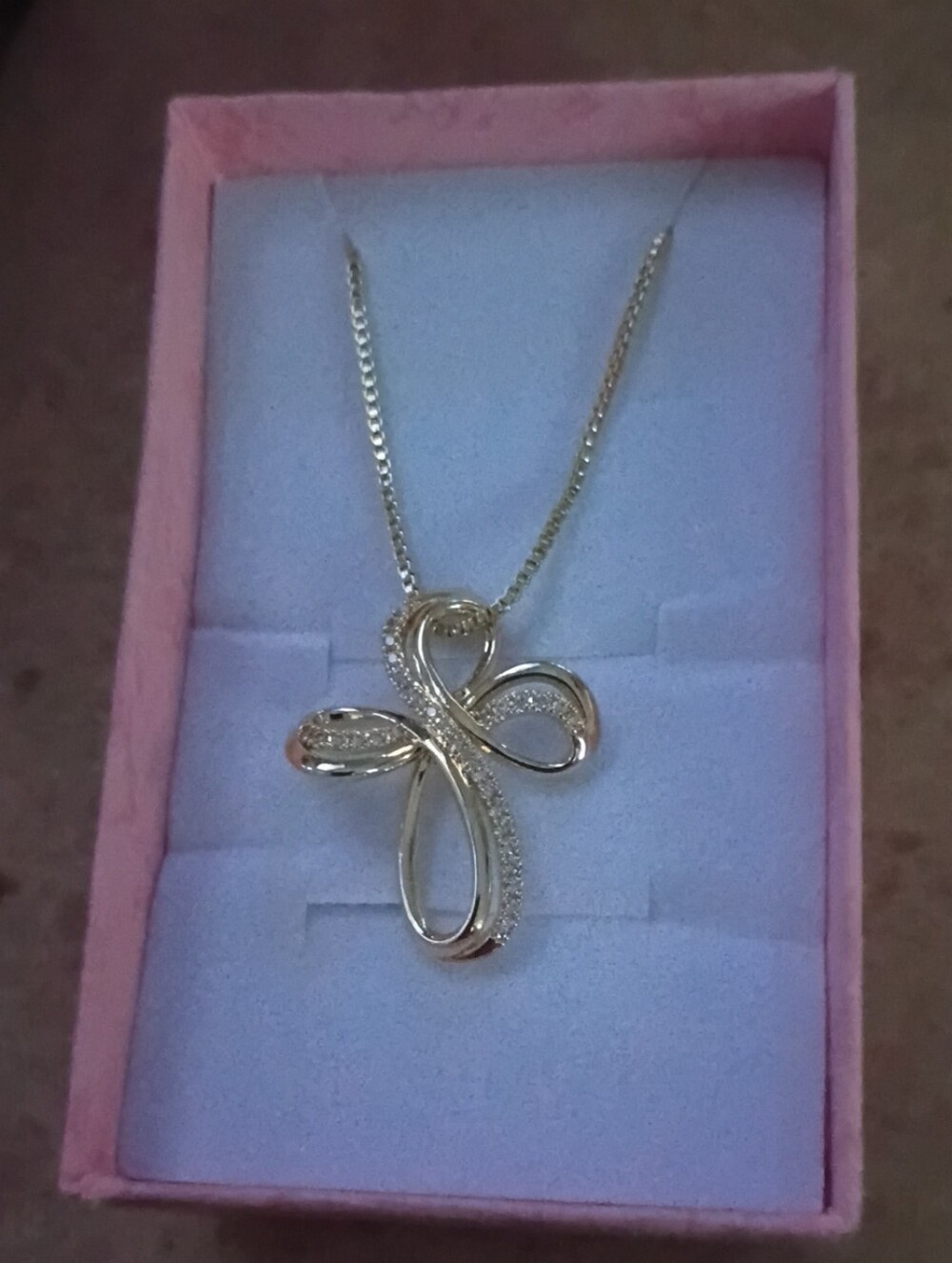 18 KT GOLD PLATED Elegant Gold And Diamond Cross Loop Pendant Necklace - NWT.